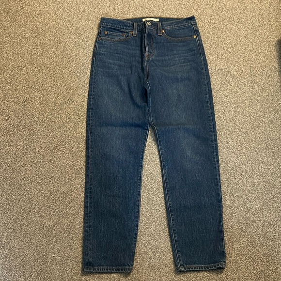 Levi’s Wedgie Straight Jeans - Picture 1 of 3